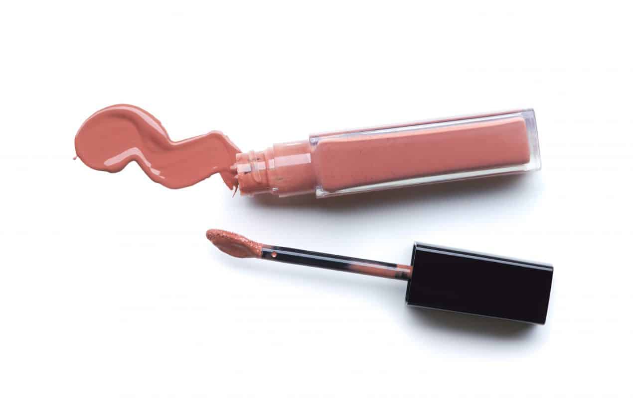 Lipstick 1 shutterstock 712205617 1 min